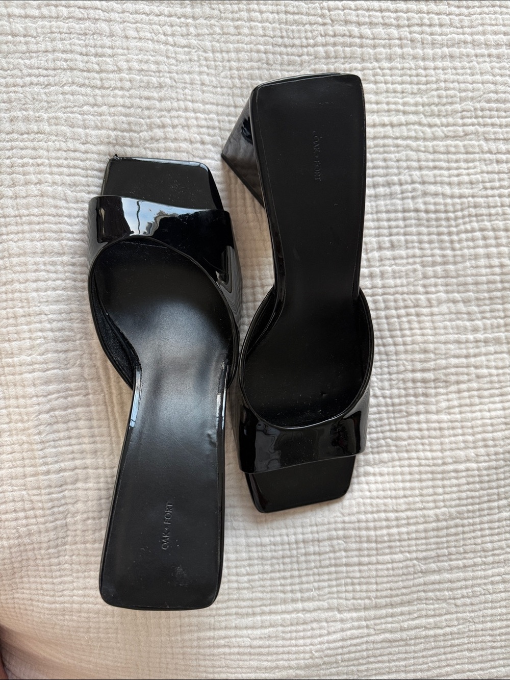 OAK + FORT Black Patent Square-Toe Slide Heels